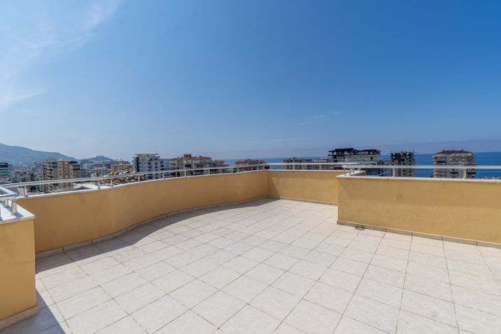 Image No.44-4 Bed Penthouse for sale