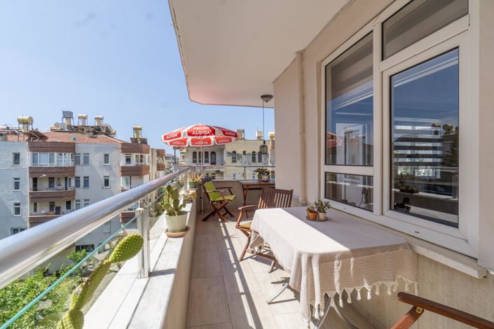 Image No.20-3 Bed Apartment for sale