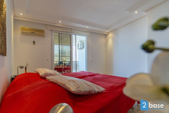 Image No.19-4 Bed Penthouse for sale