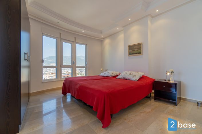 Image No.22-4 Bed Penthouse for sale