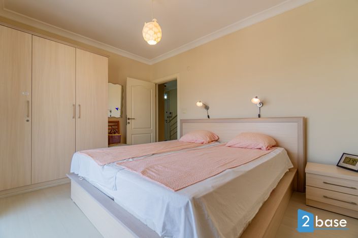 Image No.22-3 Bed Penthouse for sale