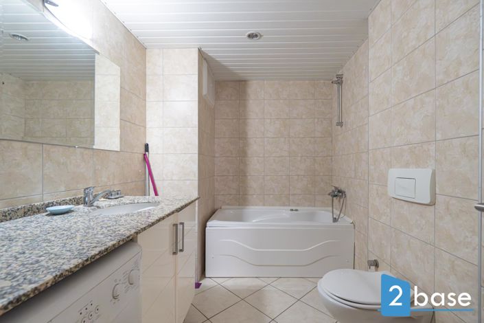 Image No.37-2 Bed Apartment for sale