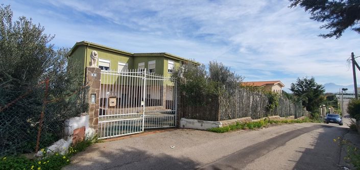 Image No.1-4 Bed Villa for sale