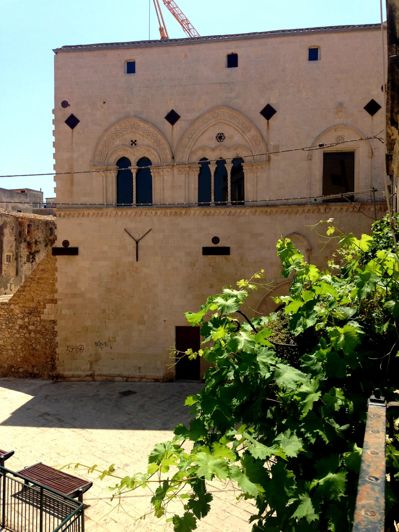 Image No.2-2 Bed Property for sale