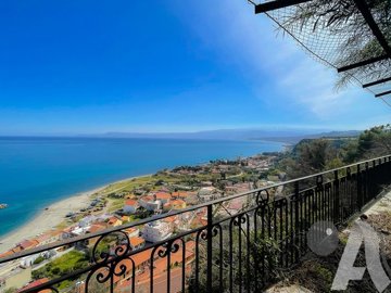 1 - Messina, Villa