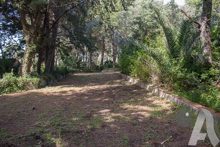 Image No.28-8 Bed Villa for sale