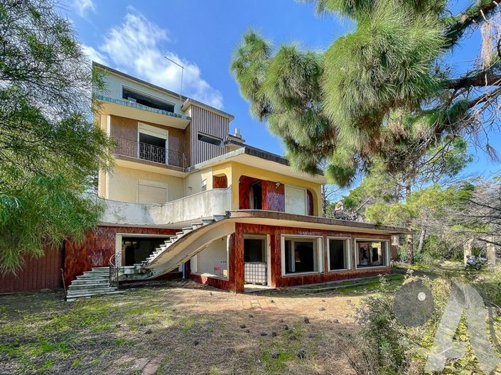 Image No.3-8 Bed Villa for sale