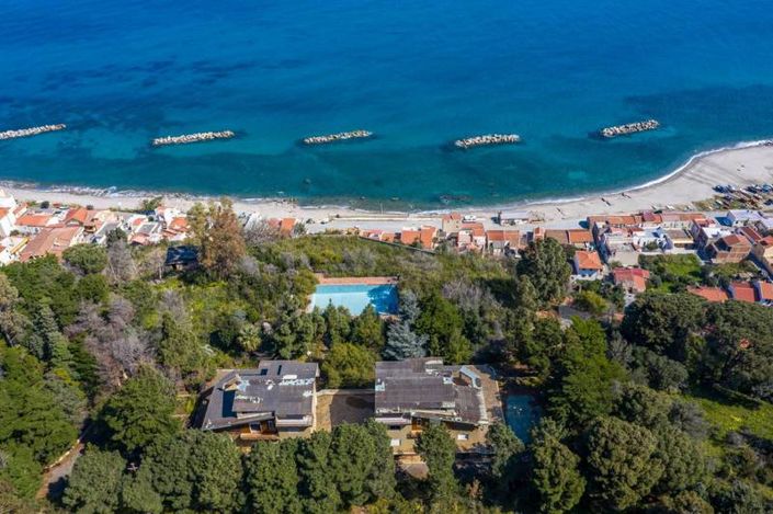 Image No.31-8 Bed Villa for sale