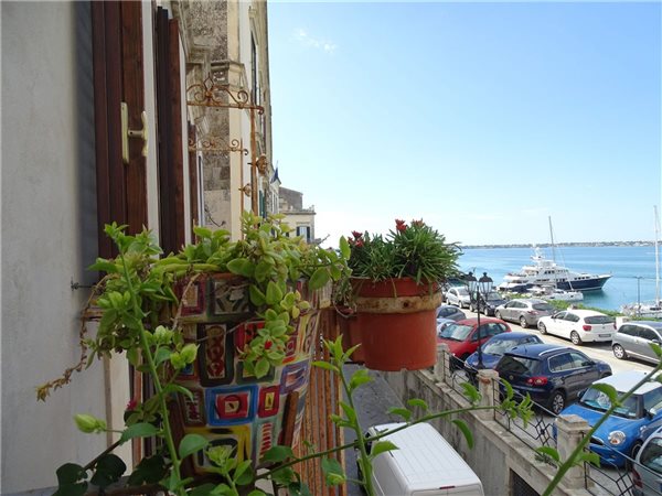 Image No.11-1 Bed Property for sale