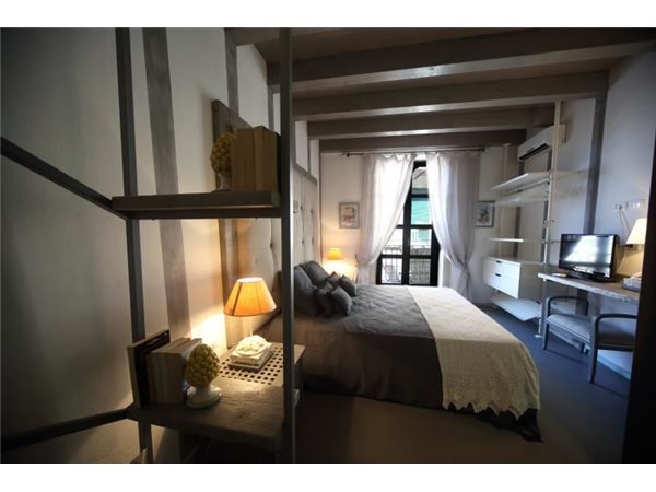 Image No.6-1 Bed Property for sale