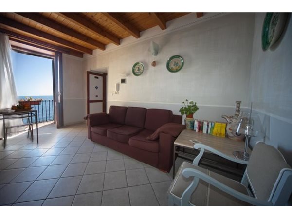 Image No.19-5 Bed Property for sale