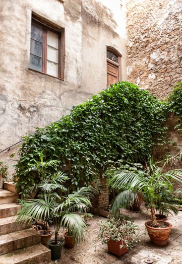 Image No.39-6 Bed Property for sale