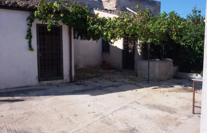 Image No.11-5 Bed House for sale