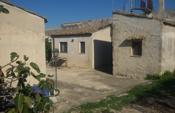 Image No.2-5 Bed House for sale