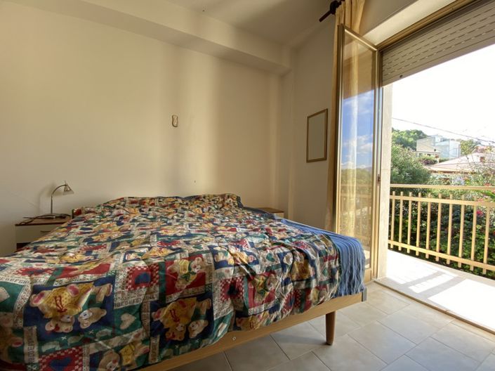 Image No.10-5 Bed House for sale