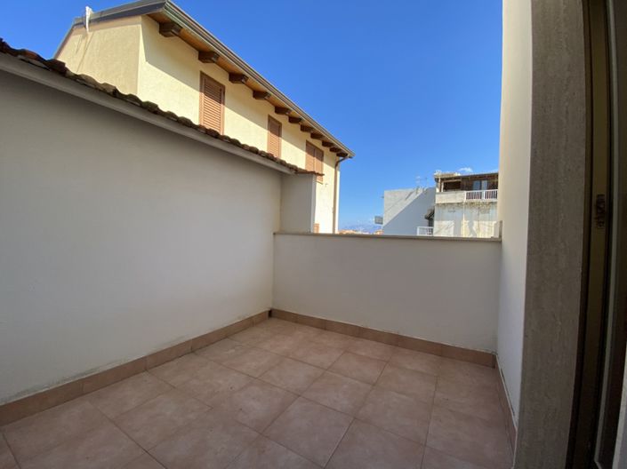 Image No.15-5 Bed House for sale