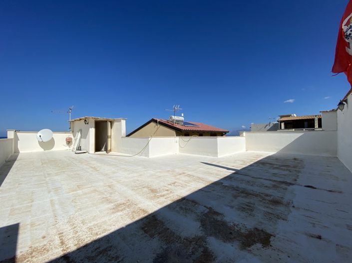 Image No.21-5 Bed House for sale