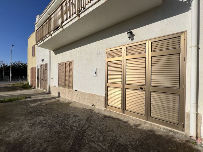 Image No.24-5 Bed House for sale