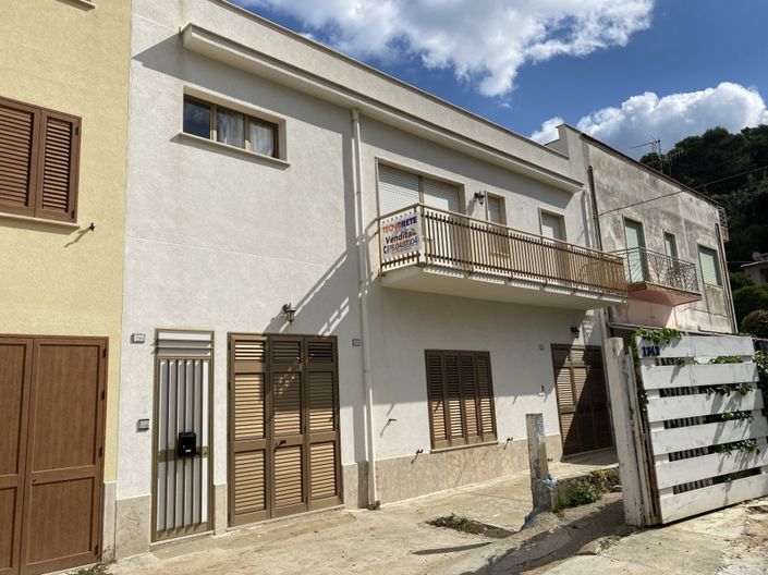 Image No.25-5 Bed House for sale