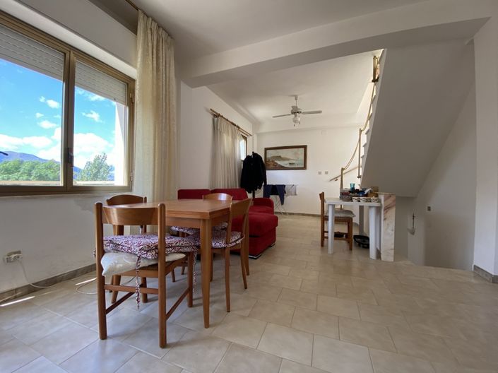 Image No.6-5 Bed House for sale