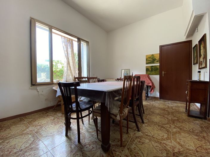 Image No.7-5 Bed House for sale