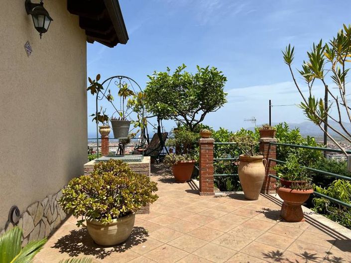 Image No.28-3 Bed Villa for sale