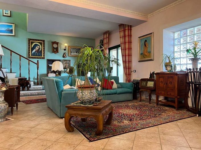 Image No.7-3 Bed Villa for sale