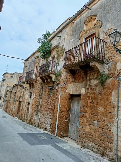 Image No.3-2 Bed Property for sale