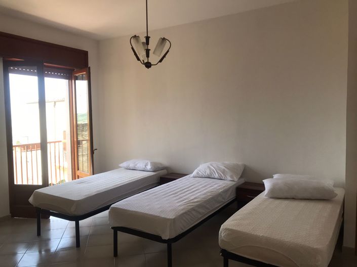 Image No.14-3 Bed House for sale