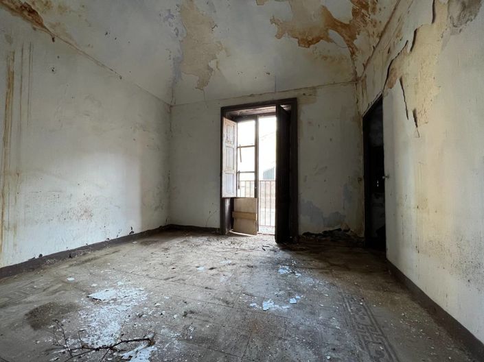 Image No.7-2 Bed House for sale