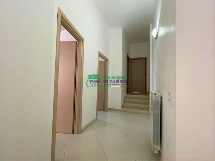 Image No.10-3 Bed Villa for sale