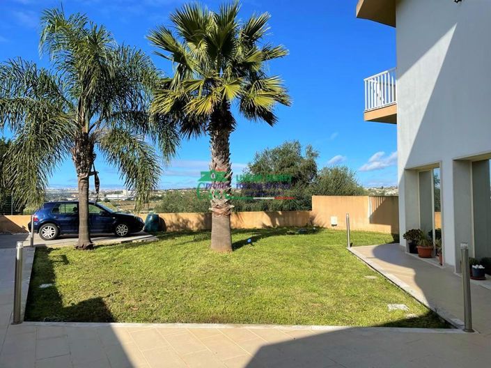 Image No.28-3 Bed Villa for sale