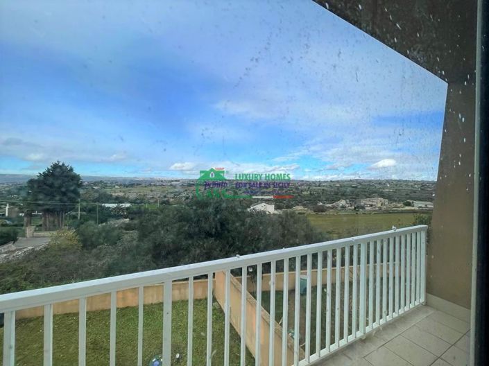 Image No.30-3 Bed Villa for sale