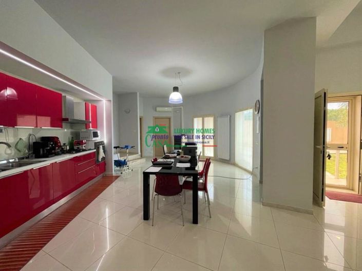 Image No.8-3 Bed Villa for sale