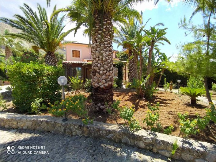 Image No.1-3 Bed Villa for sale