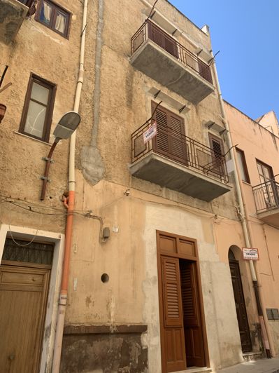 Image No.1-2 Bed House for sale