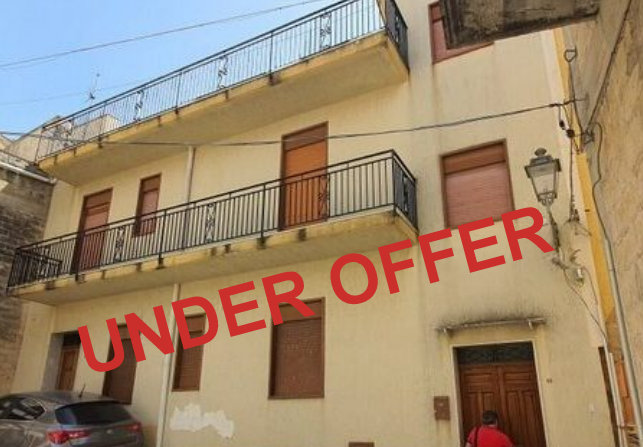 Image No.1-4 Bed House for sale