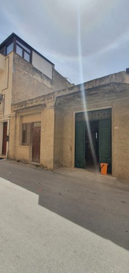 Image No.1-1 Bed House for sale
