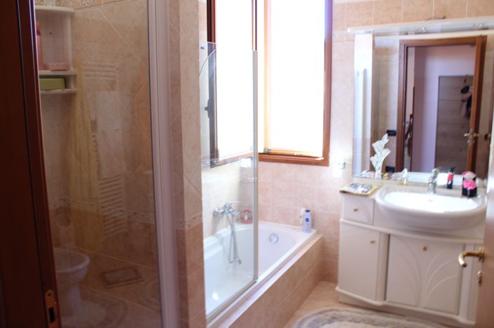 Image No.11-5 Bed Villa for sale