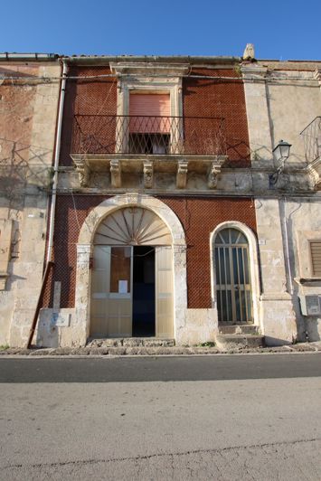 Image No.18-2 Bed House for sale