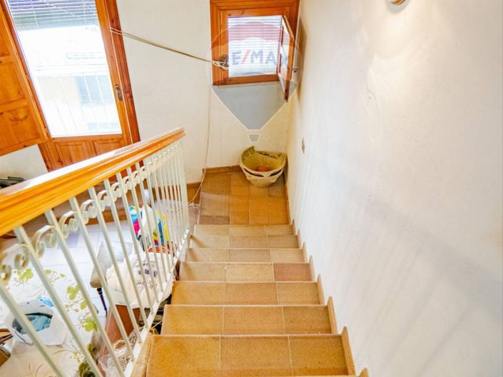 Image No.4-1 Bed House for sale