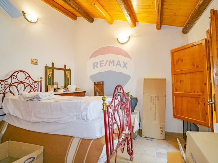 Image No.7-1 Bed House for sale