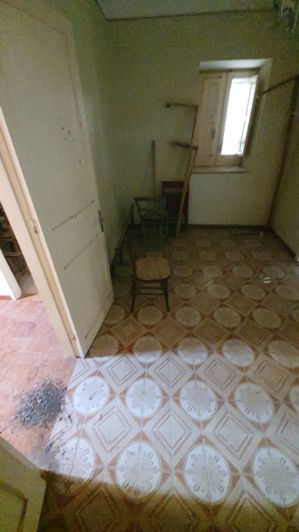 Image No.37-2 Bed House for sale