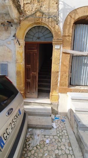 Image No.4-2 Bed House for sale