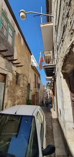 Image No.4-2 Bed House for sale