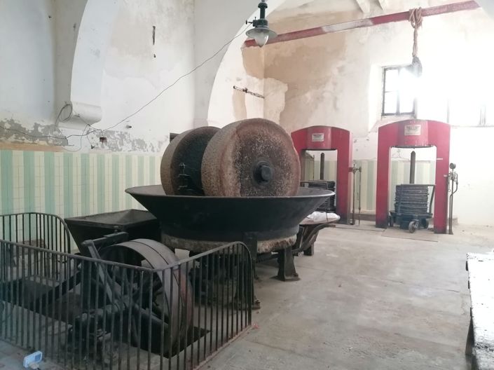 Image No.15-46 Bed Property for sale