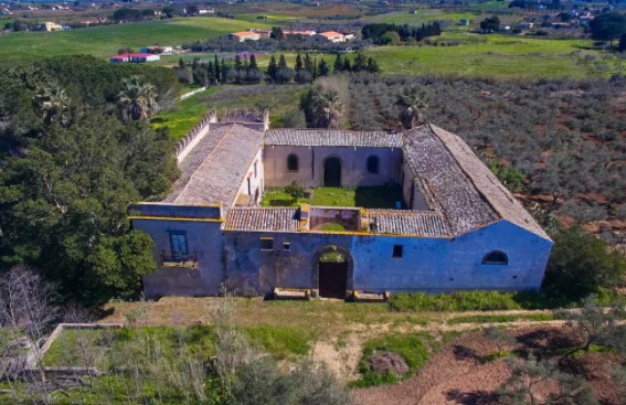 Image No.11-20 Bed Property for sale