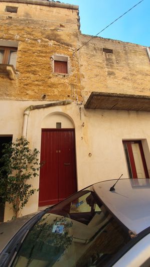 Image No.7-2 Bed House for sale