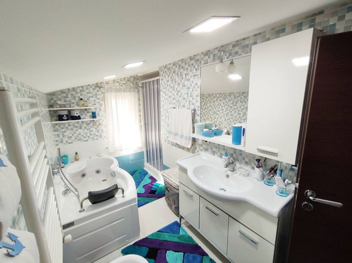 Image No.10-2 Bed Villa for sale