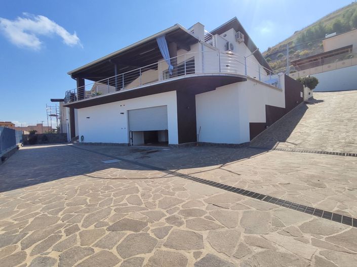 Image No.14-2 Bed Villa for sale